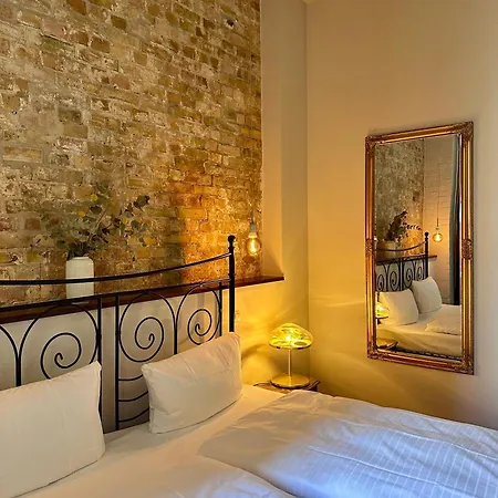 Cinderella.kreuzberg 3*